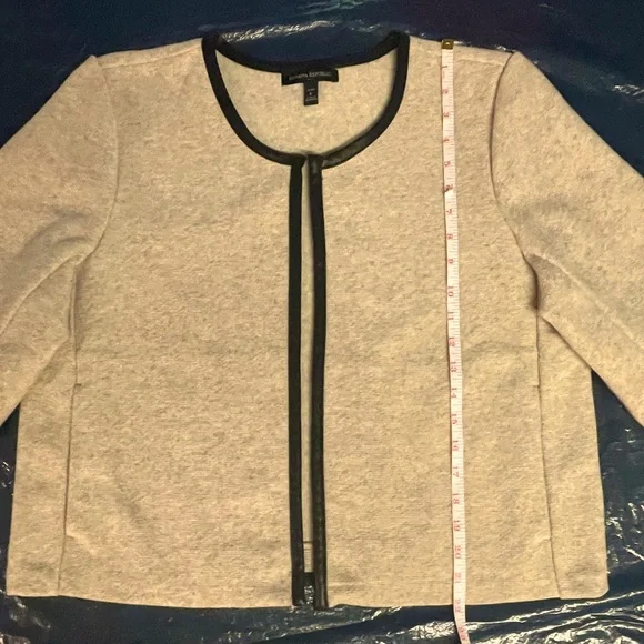 Banana Republic Cream Jacket with Black Accent - Picture 7 of 10